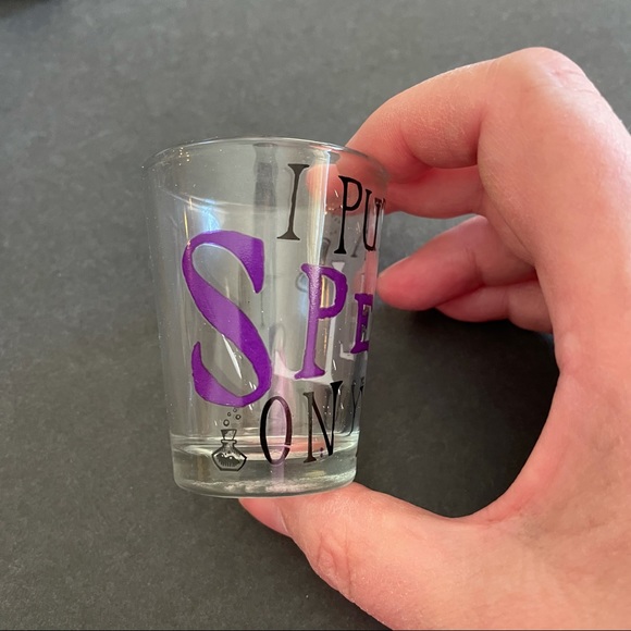 Disney HOCUS POCUS Amuck, Amuck, Amuck & More Sayings Set of 4 Shot Glasses NEW! - Picture 12 of 16